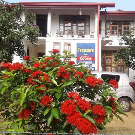 Hotel Treasure House Tourist Rest Anuradhapura Exterior foto